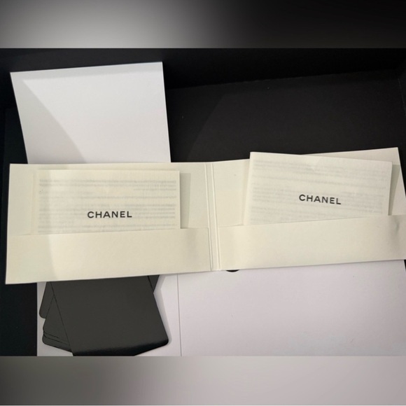 CHANEL Petite Maroquinerie black quilted wallet on a chain - Picture 14 of 15